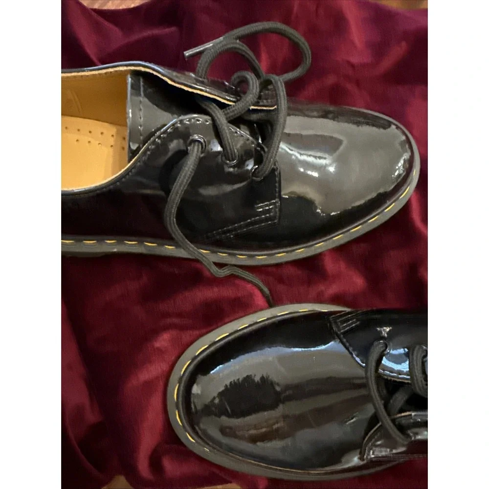 Dr. Martens product pair